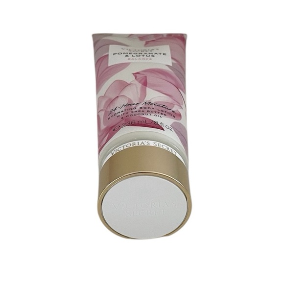 Victoria's Secret Pomegranate & Lotus 24-hour Moisturize Hydrating Body Lotion - Picture 3 of 11